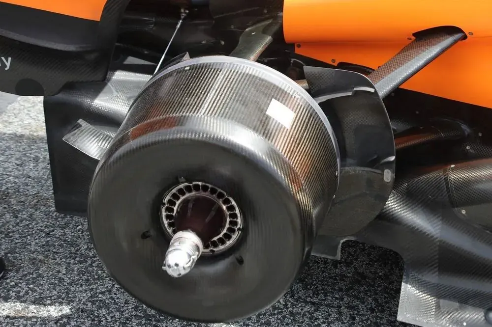 Case Study: Η Λύση της McLaren στα Προβλήματα Ψύξης των Φρένων το 2025: εικόνα 3