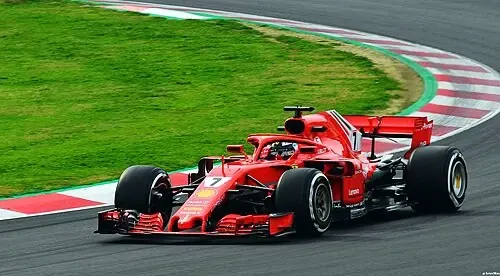 Carlo Santi: Ο «Ιταλός Bono» που ξαναδίνει φτερά στον Lewis Hamilton: φωτογραφία 1 από 1