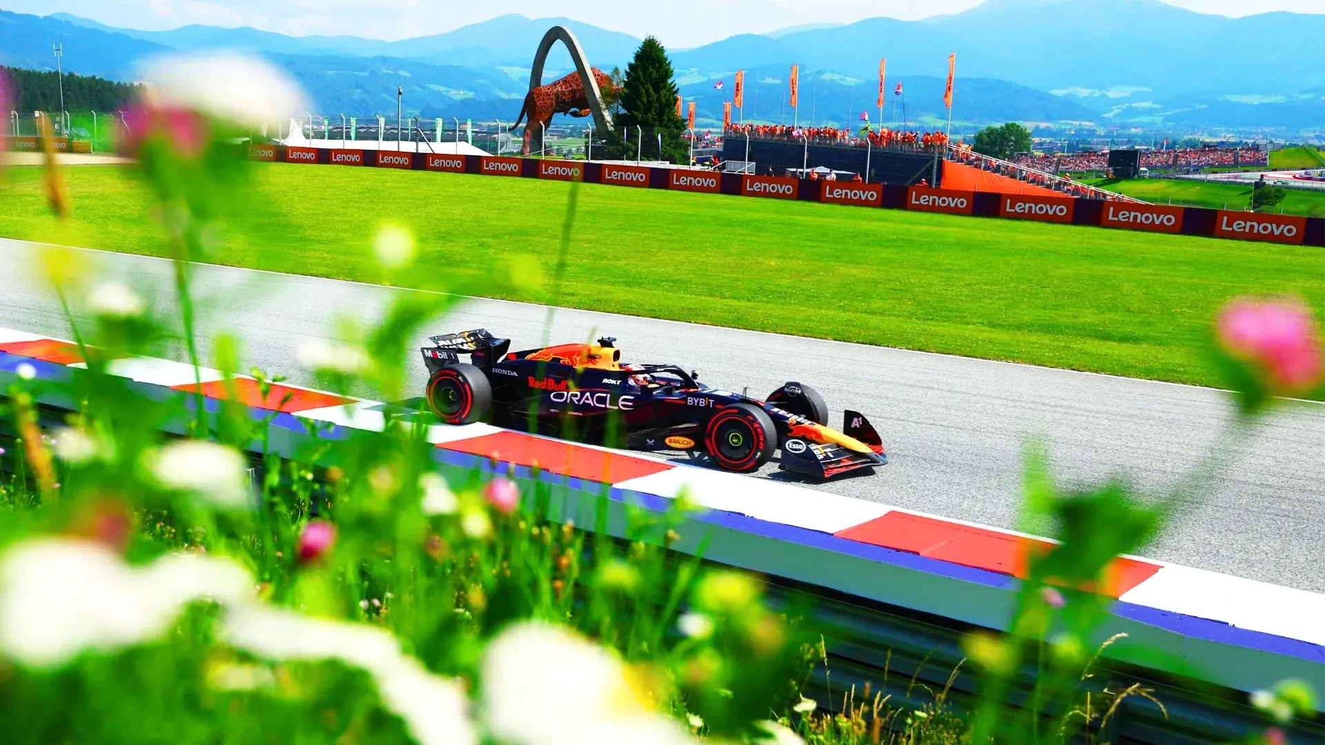 Επιστρέφει η Red Bull στη μάχη της κορυφής