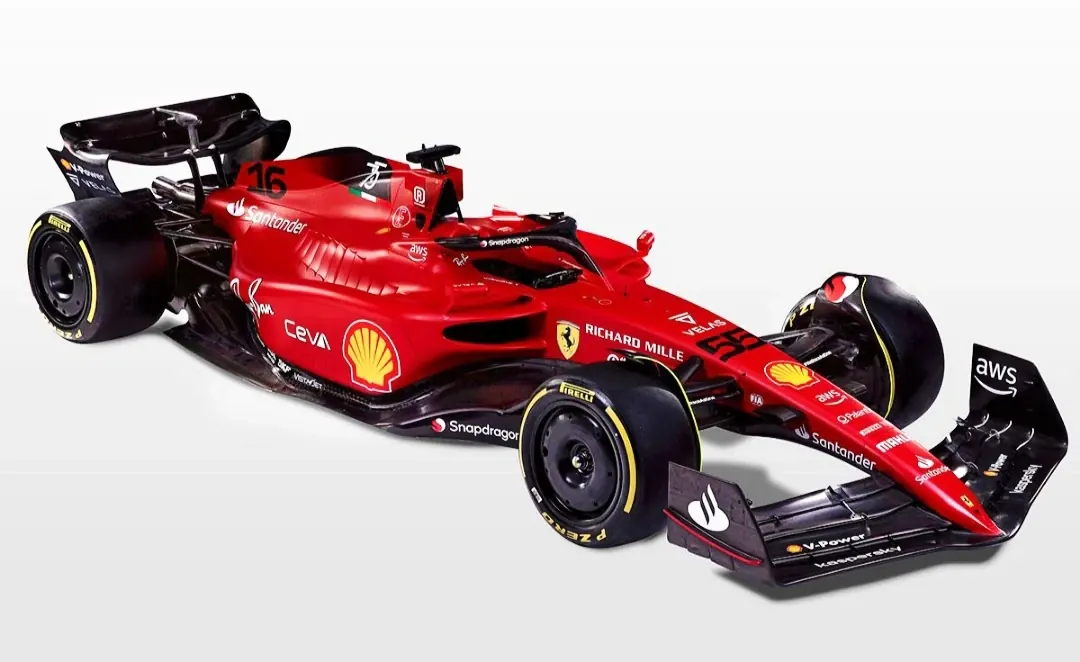 Ferrari F1-75 εναντίον Mercedes W13