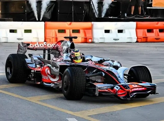 McLaren MP4-23 vs BMW Sauber F1.08: Η χαμένη μονομαχία του 2008: φωτογραφία 2 από 2