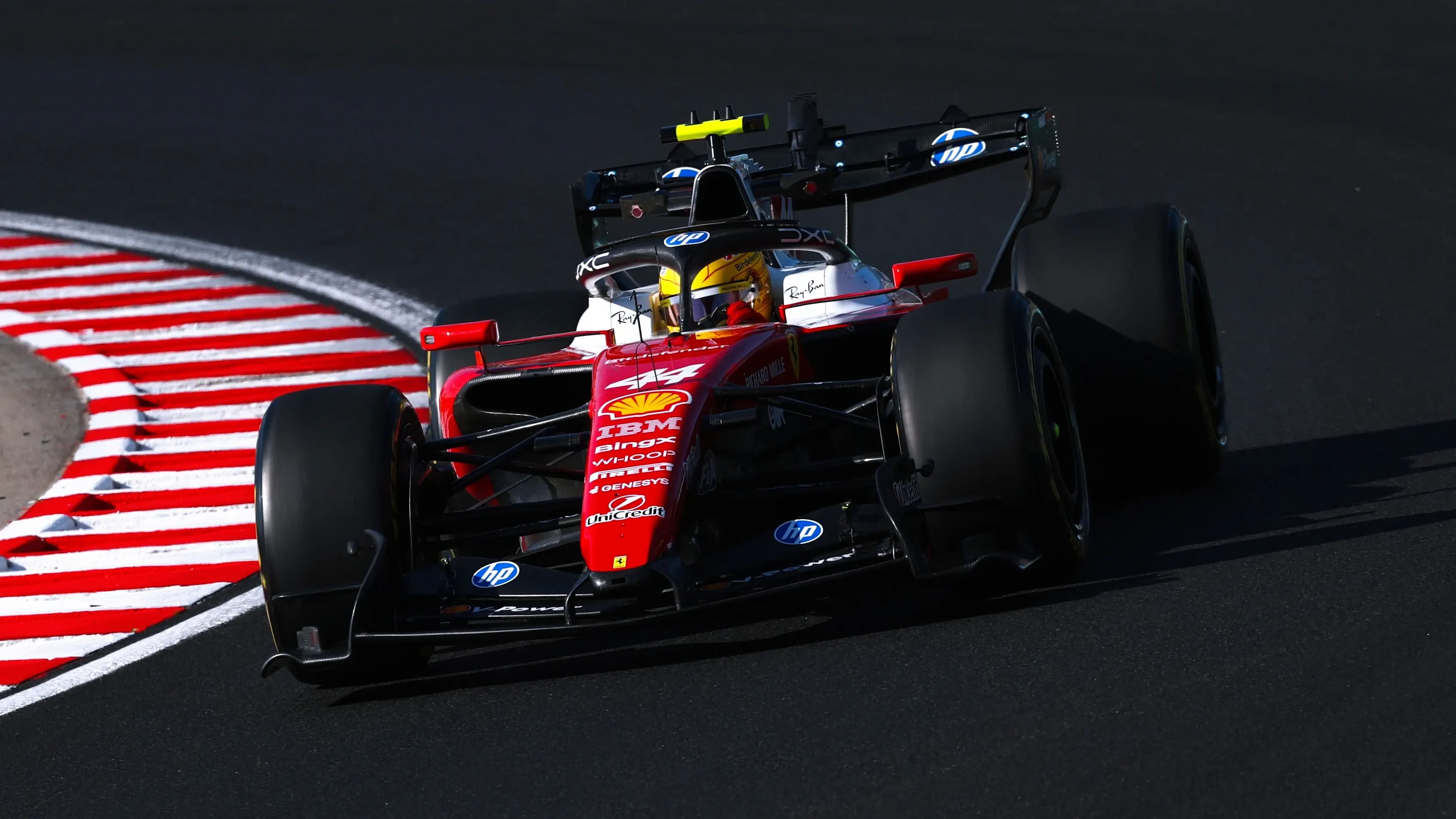 Ferrari και Mercedes δείχνουν τον δρόμο στο Hungaroring – Τα long runs της Παρασκευής αποκαλύπτουν τα φαβορί