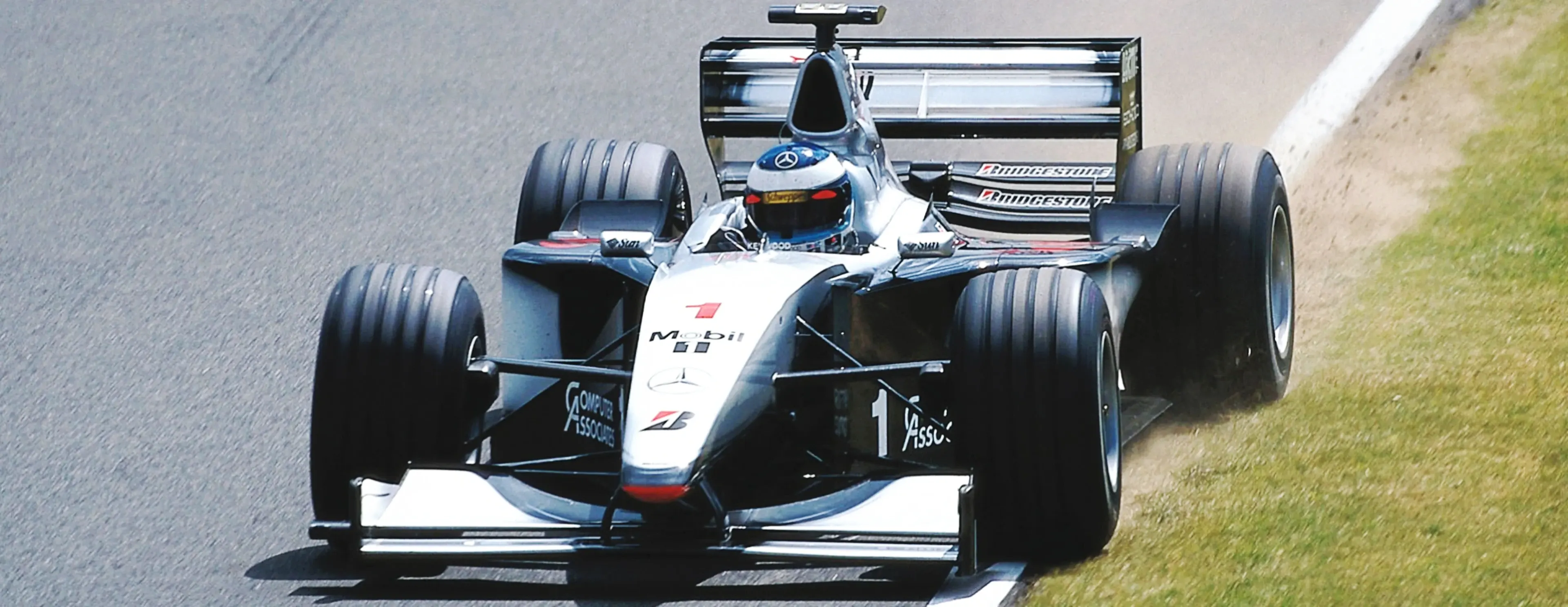 McLaren MP4/14 εναντίον Ferrari F399: Η μάχη της απόλυτης ταχύτητας απέναντι στην απόλυτη αποτελεσματικότητα